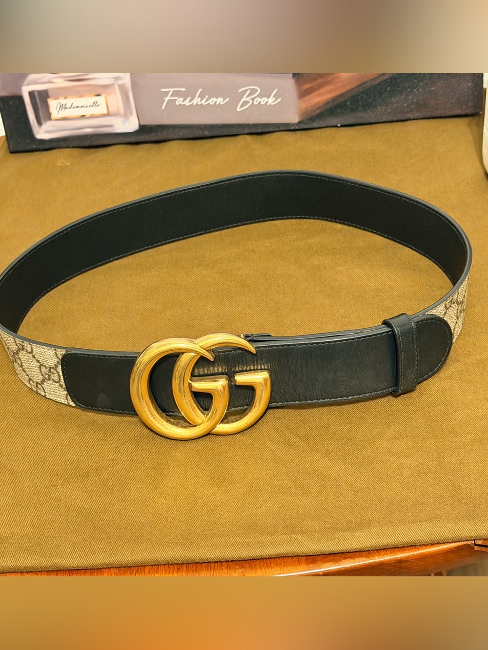 Gucci Black and Gold belt - Picture 3 of 8